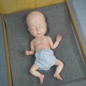 Baby Doll Full Soft Silicone Reborn Toddlers Soft Cloth Gifts for Newborn Babies